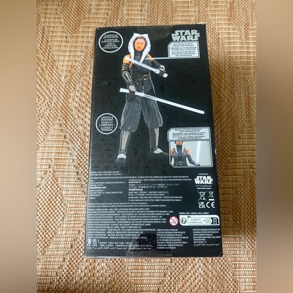 Disney Star Wars Ahsoka Tano Talking Action Figure,Motion Active Lightsabers,NWT - Picture 4 of 6